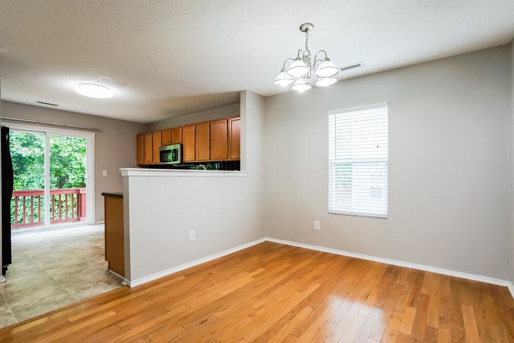 3129 Varcroft Rd - Photo 6 of 17