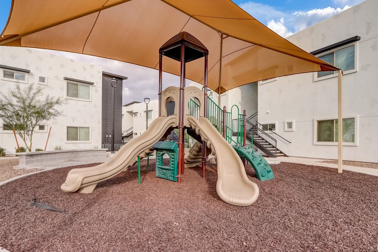 Landmark on 67th - Photo 3 of 12