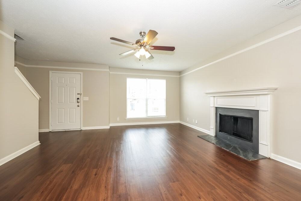 1531 Saint Andrews Dr - Photo 4 of 17
