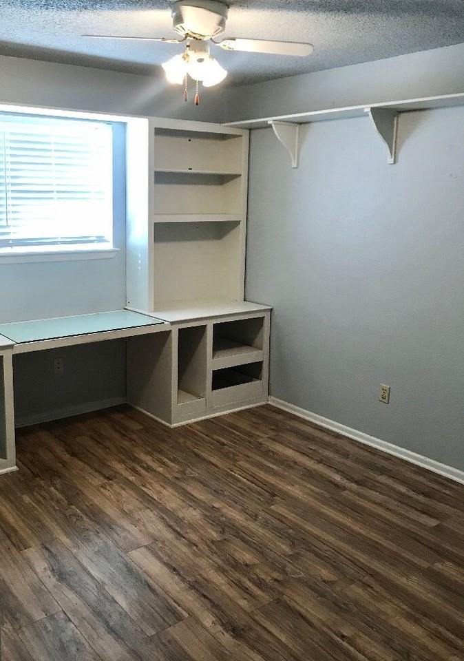 7804 Avenue X - B - Photo 2 of 9