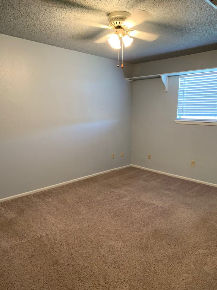 7804 Avenue X - B - Photo 3 of 9