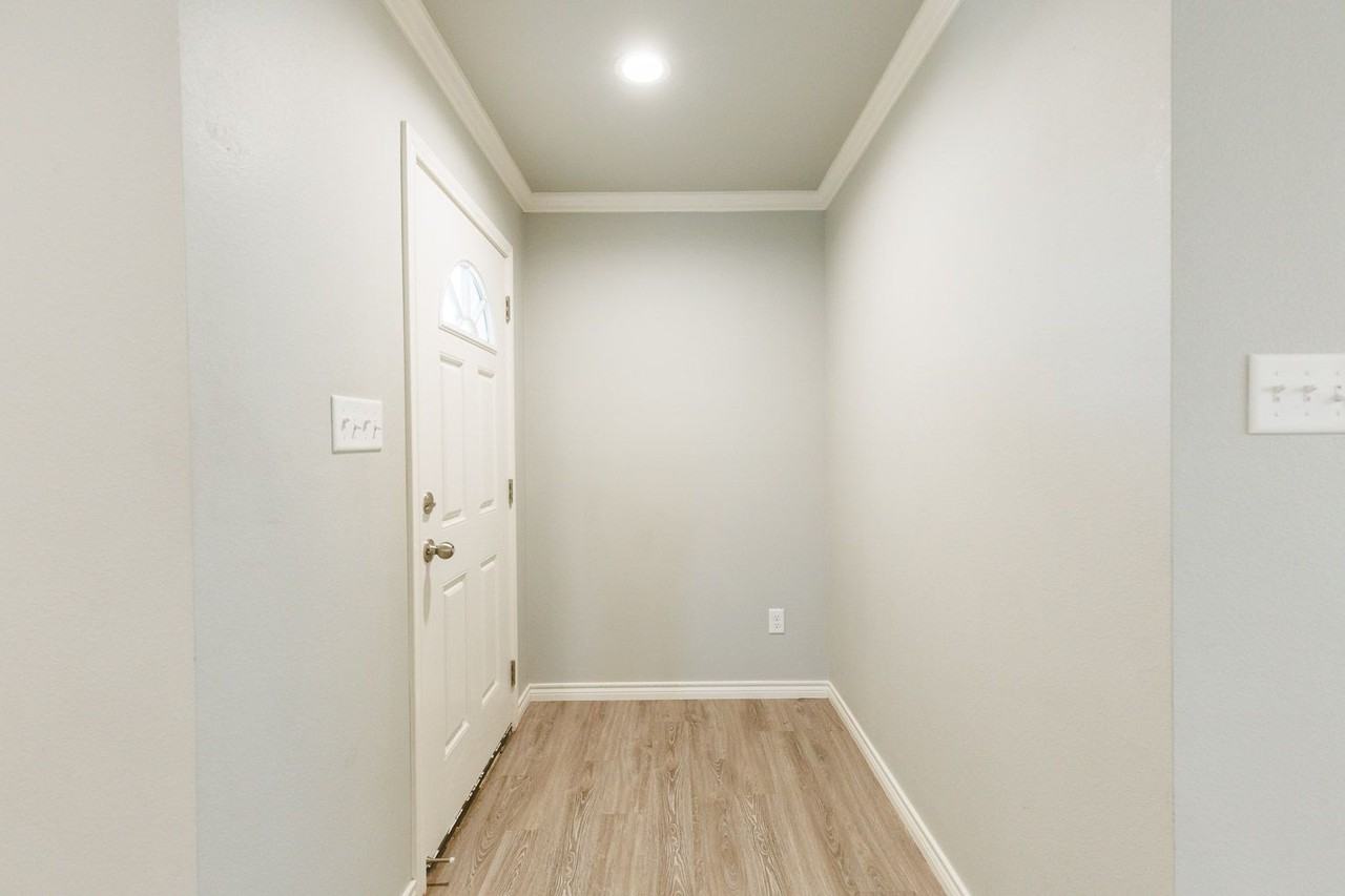 7909 County Road 5850 #A - Photo 3 of 33