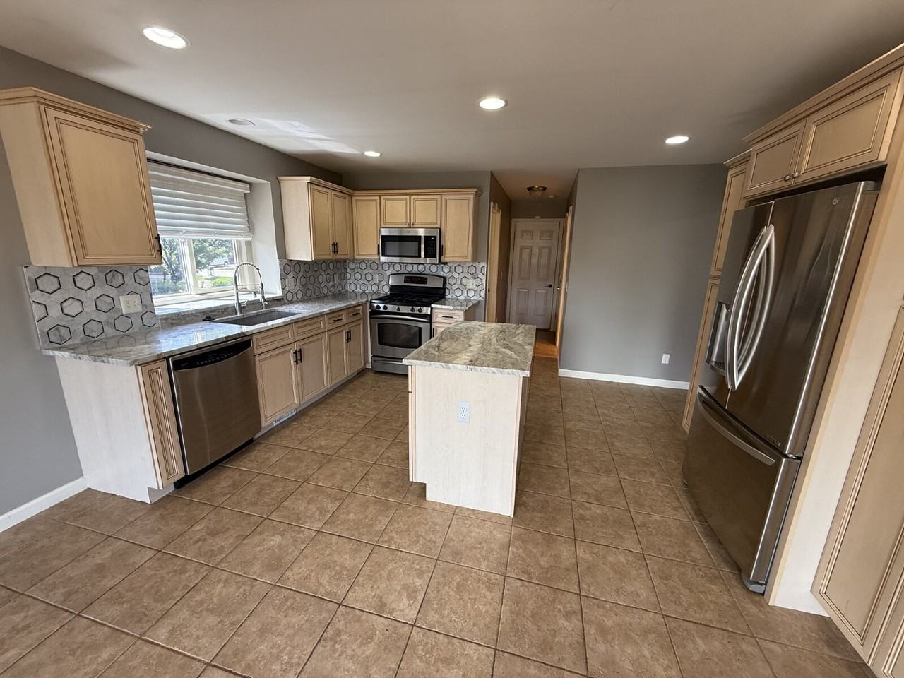 21494 Pine Cone Dr - Photo 2 of 19