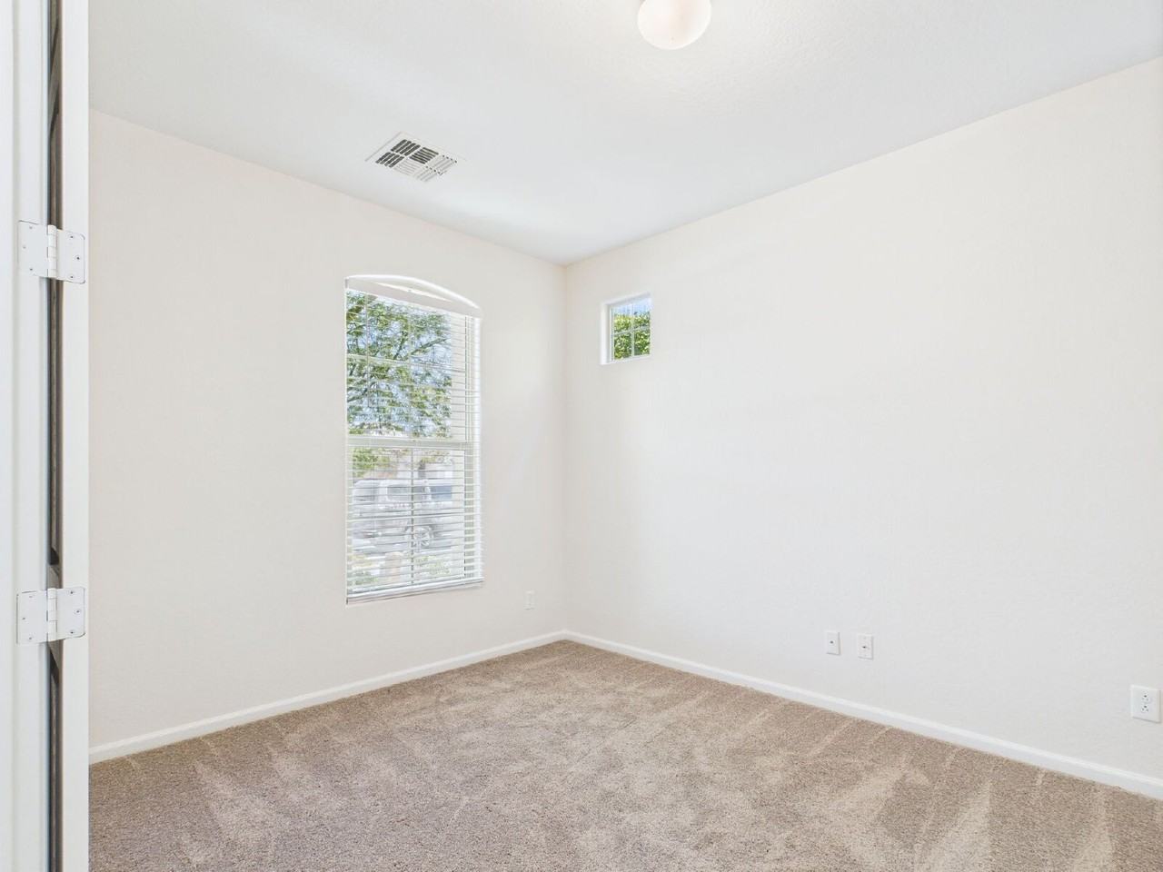 10511 E Corbin Ave - Photo 3 of 20