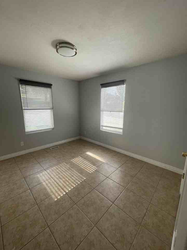 392 E Braidhill Dr - Photo 6 of 12