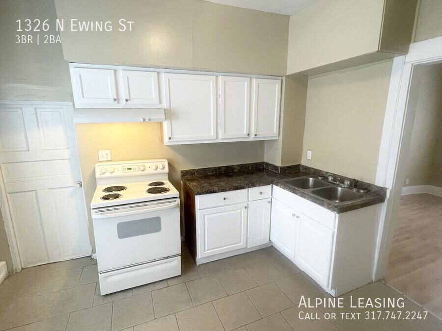 1326 N Ewing St - Photo 3 of 8
