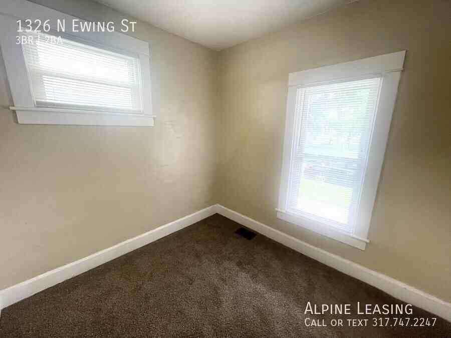 1326 N Ewing St - Photo 6 of 8