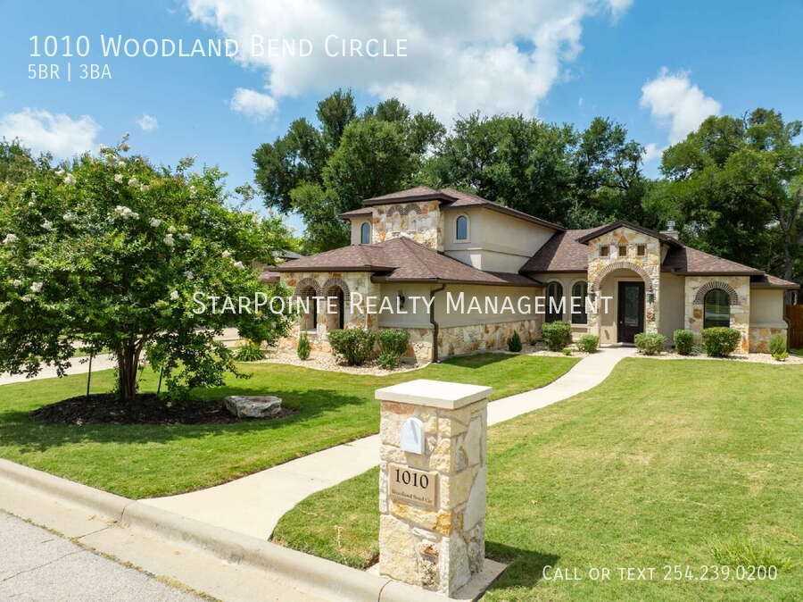 1010 Woodland Bend Cir - Photo 2 of 50