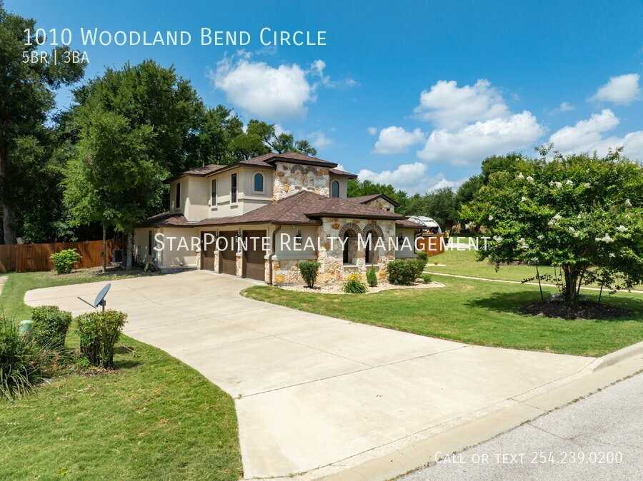 1010 Woodland Bend Cir - Photo 3 of 50