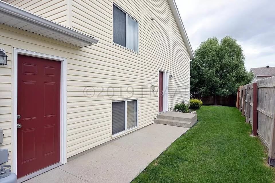 2565 Amber Valley Court South #NA - Photo 2 of 16