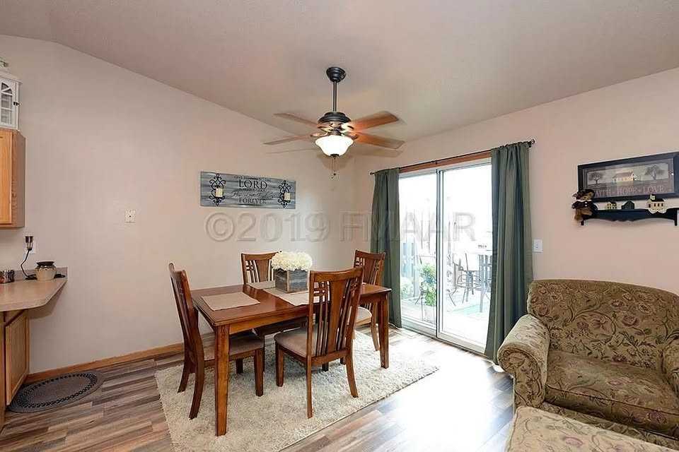 2565 Amber Valley Ct S #NA - Photo 5 of 16