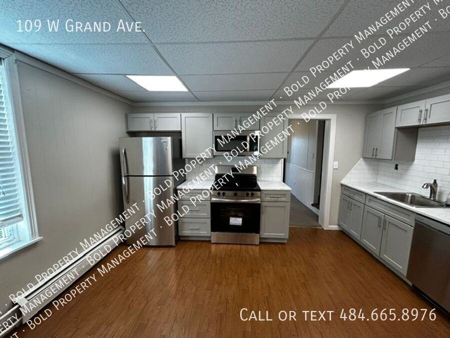 109 W Grand Ave - Photo 2 of 12