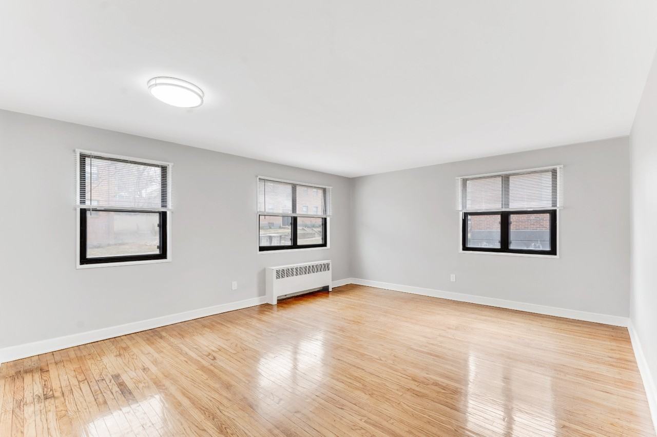 129 Forest Ave #8C - Photo 3 of 7