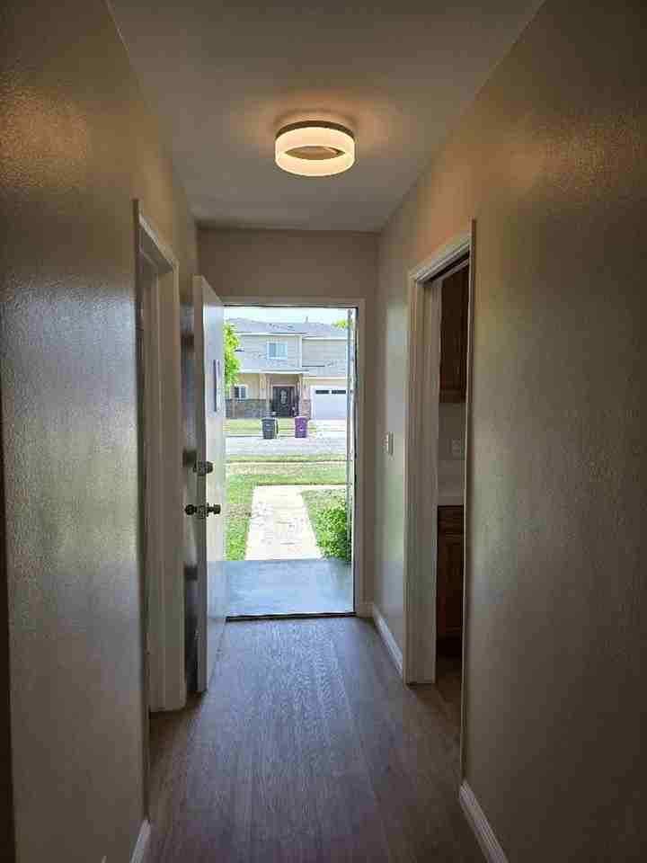 2231 Radnor Ave - Photo 3 of 35