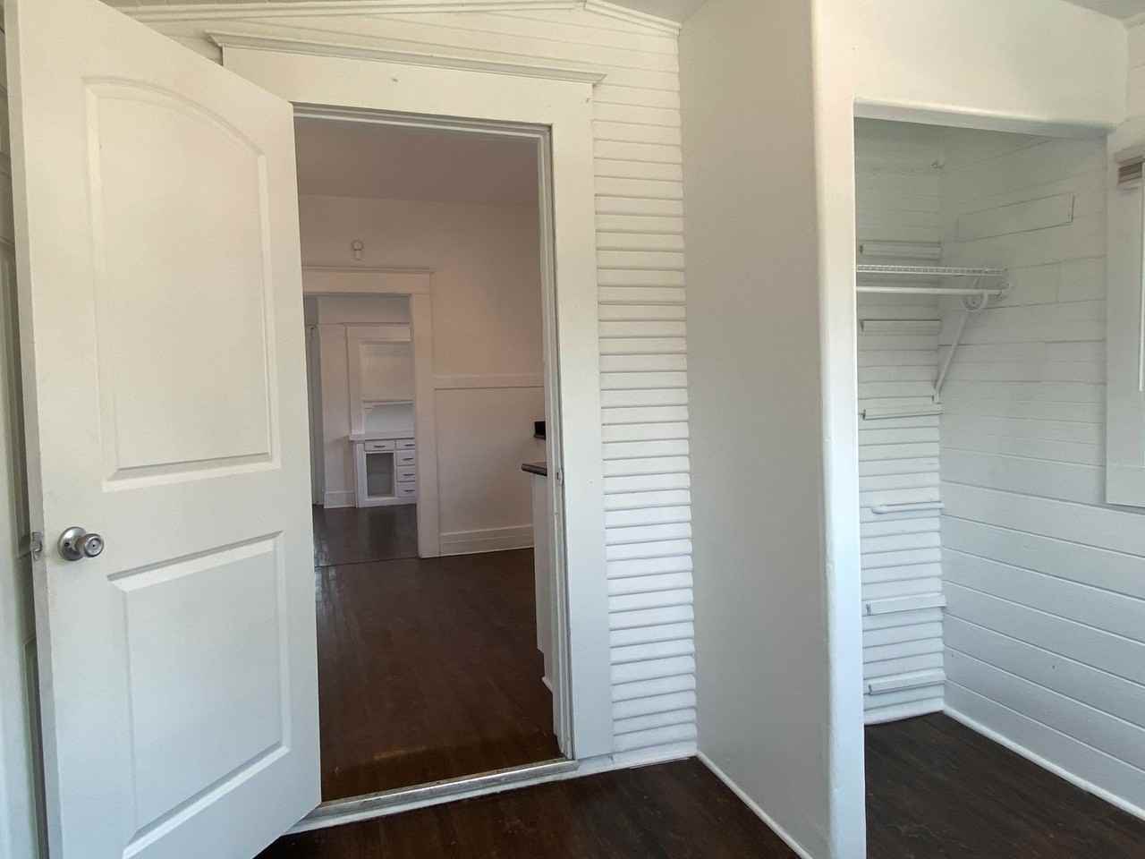 522 N Monroe St - Photo 3 of 16