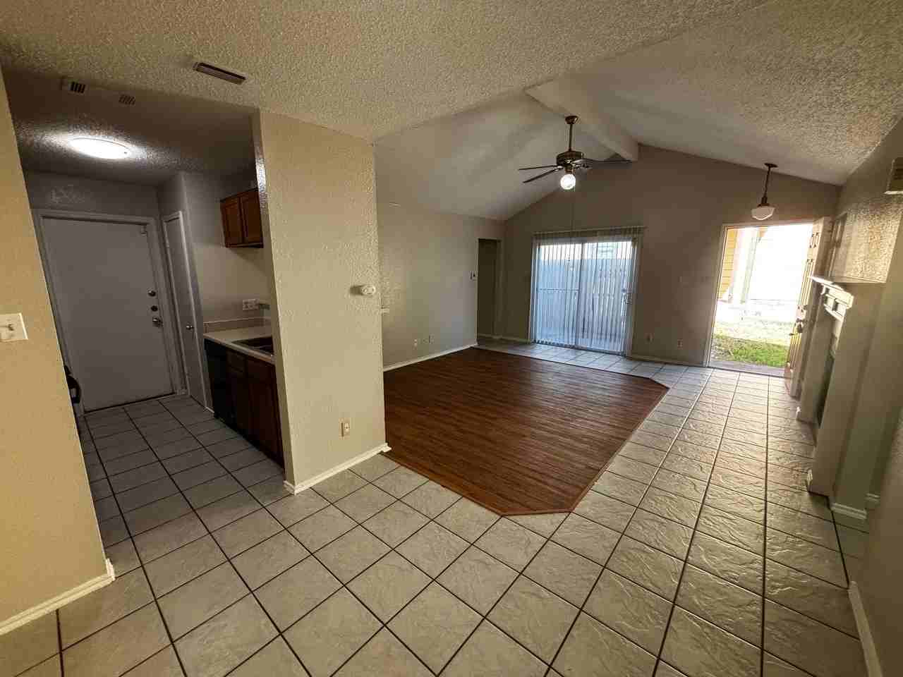 16337 Edgemere Dr - Photo 3 of 13