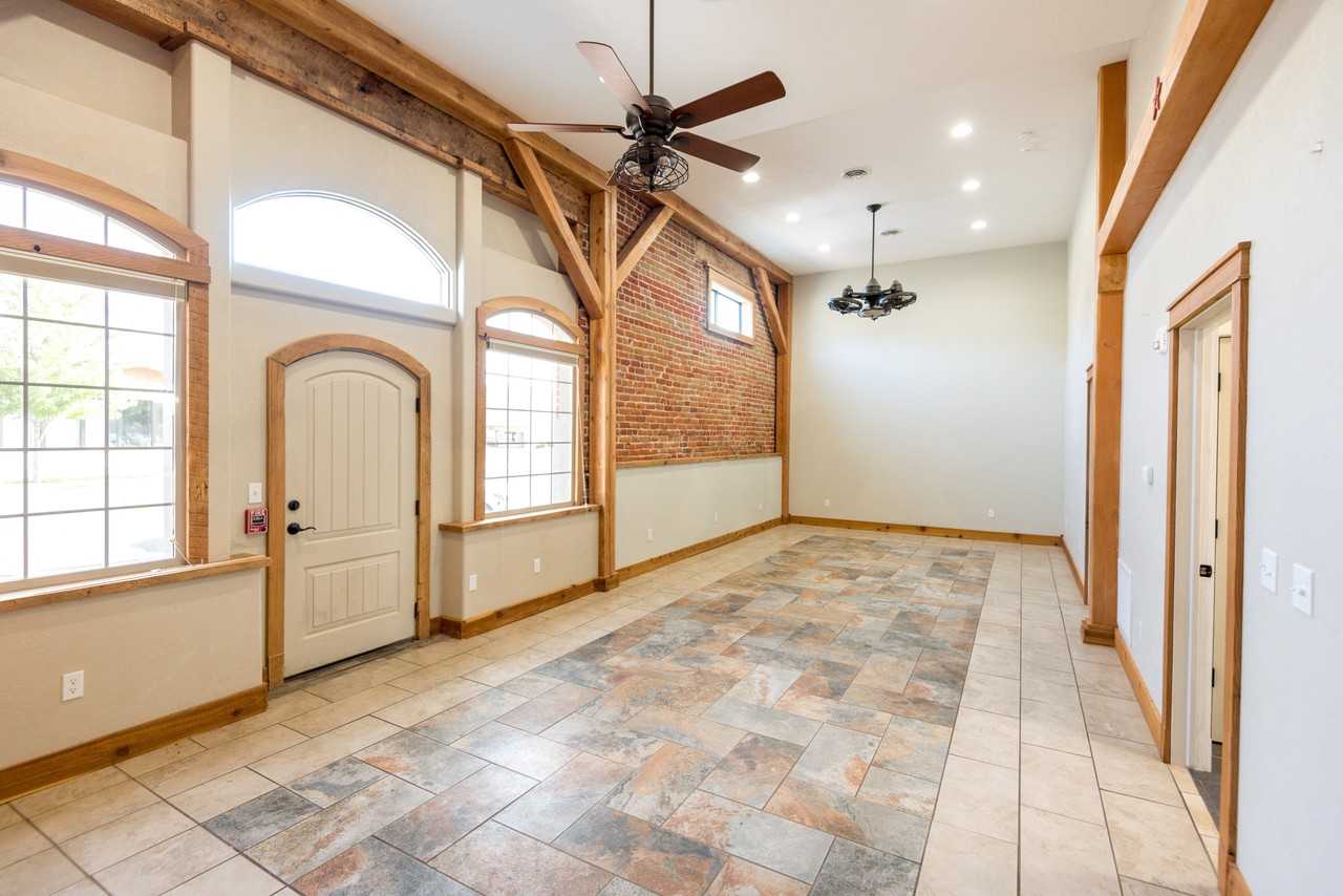 819 1st Avenue South - Photo 5 of 9