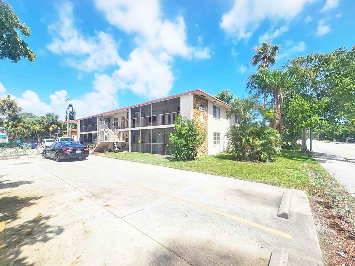 1331 South Federal Highway - Photo 2 of 22