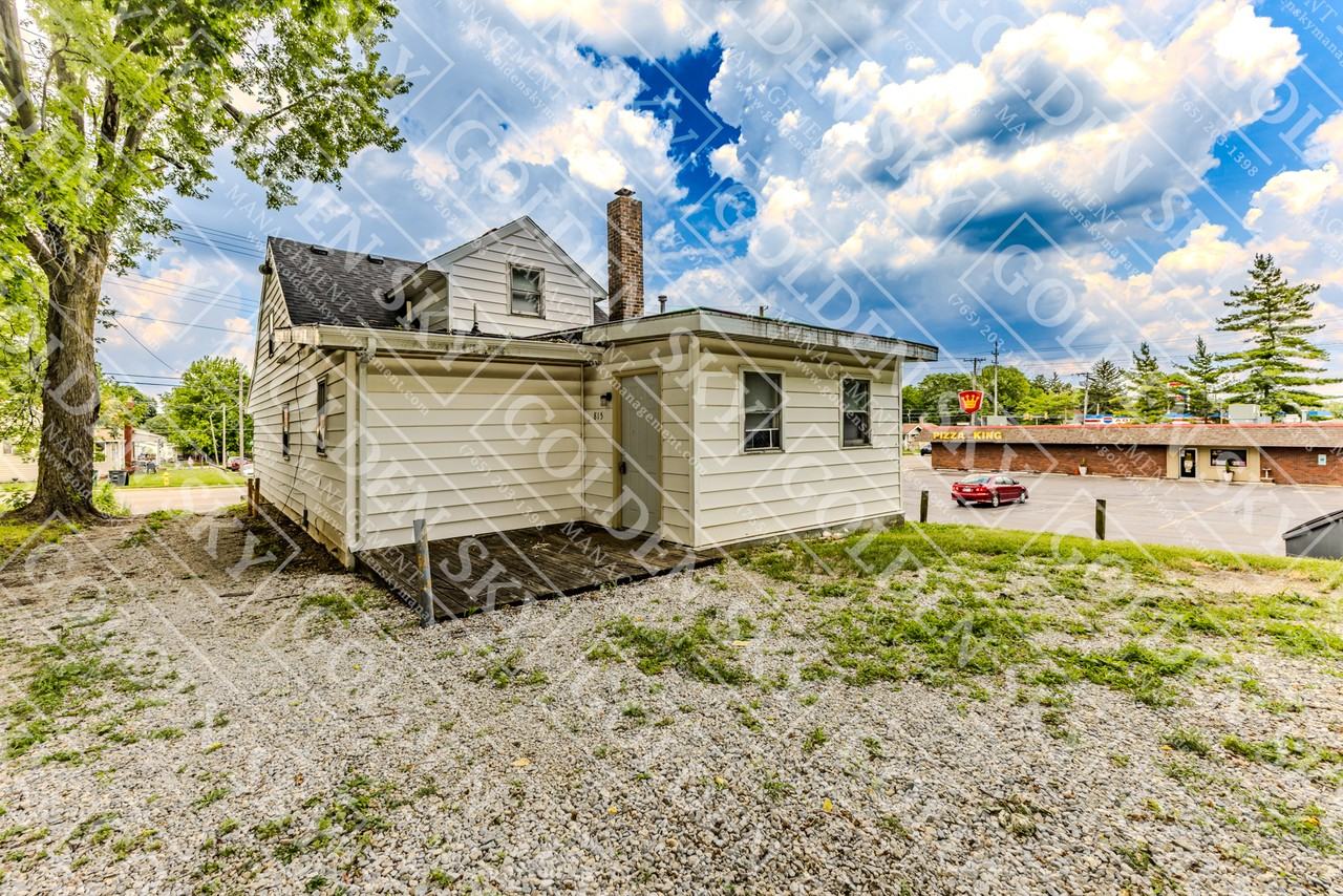 815 West Memorial Drive - Photo 3 of 17