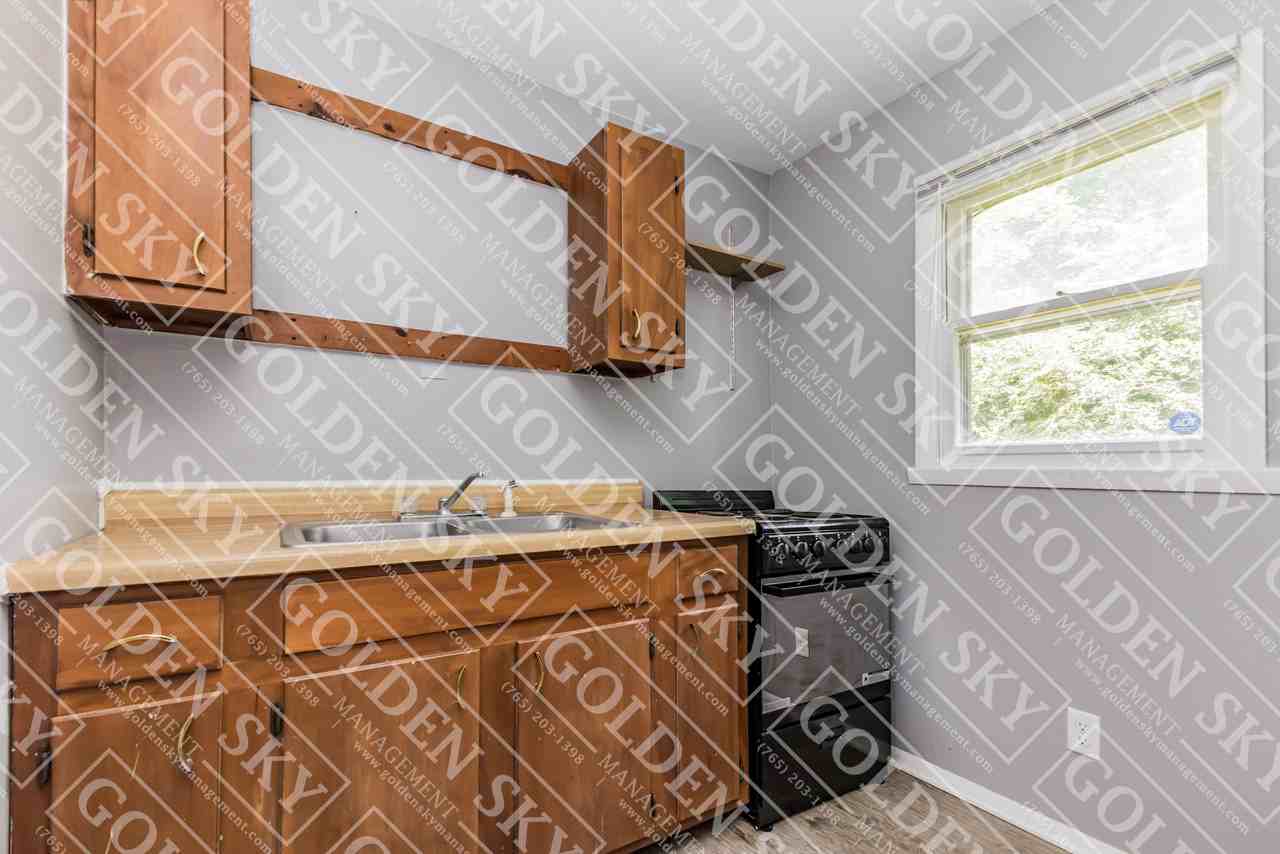 815 West Memorial Drive - Photo 7 of 17