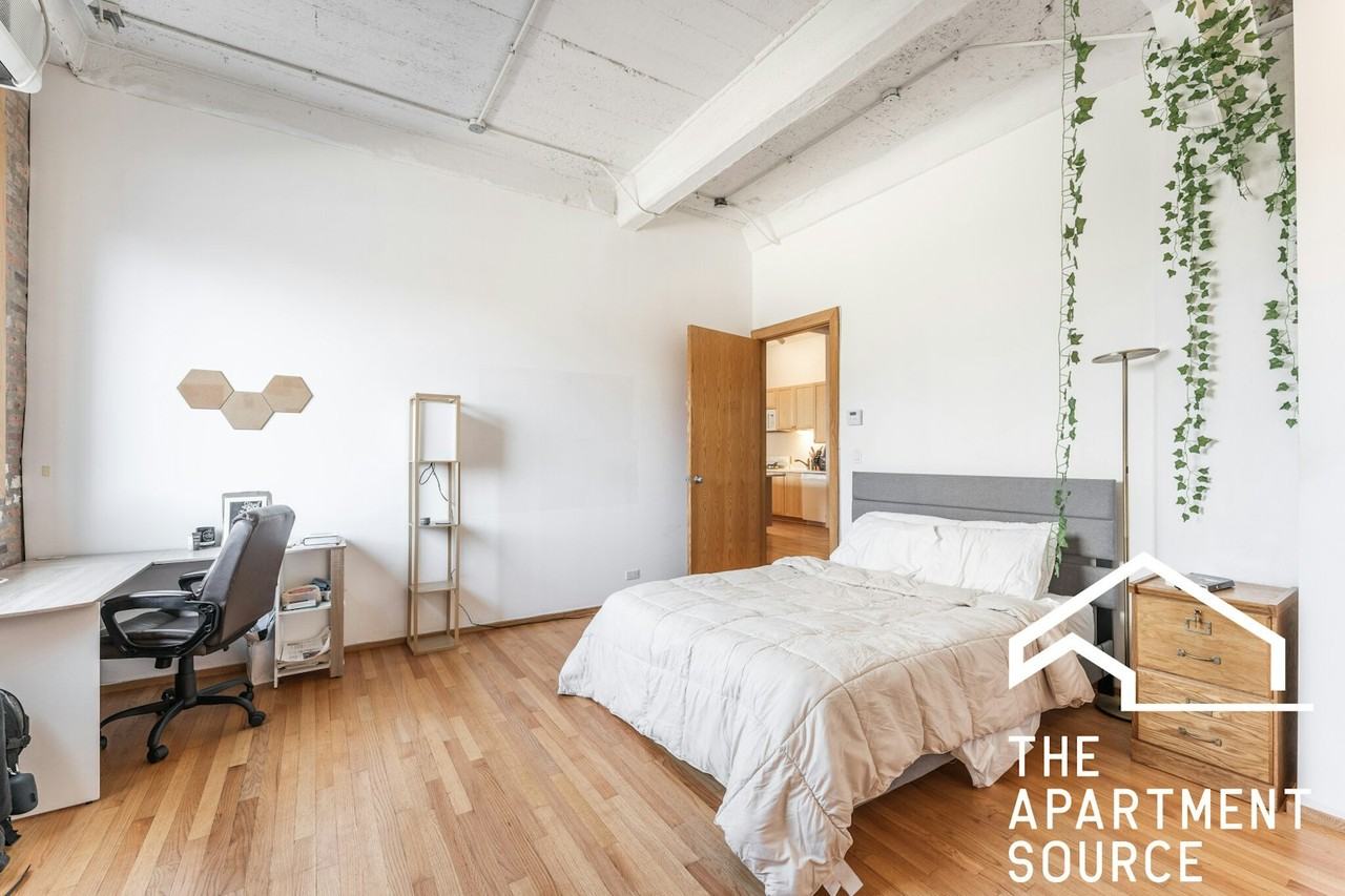 345 North Canal Street, Unit 3O4 - Photo 7 of 18