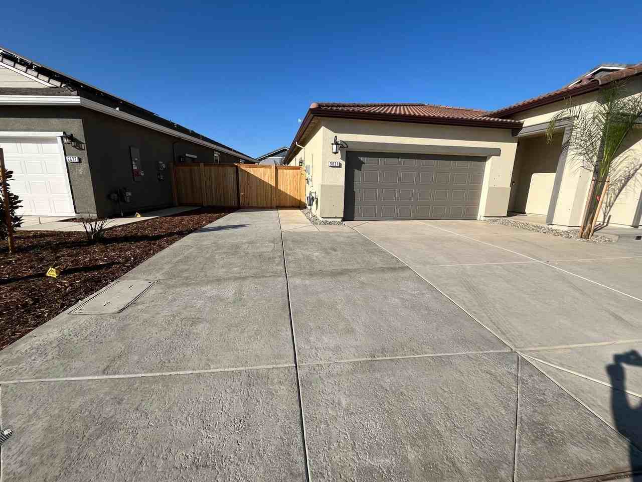 9831 9831 Jeff Handy Drive - Photo 3 of 30