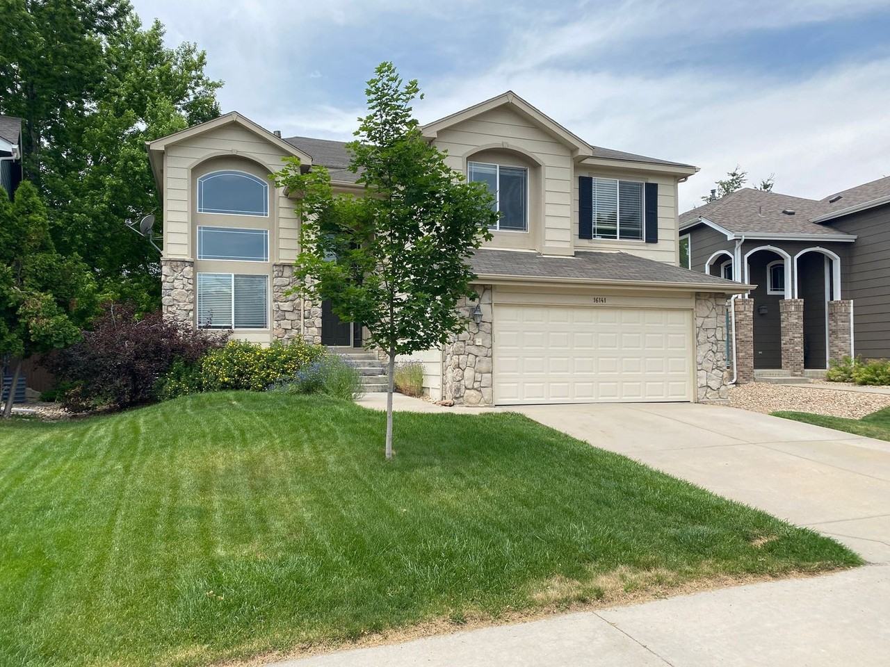 16141 Martingale Dr - Photo 3 of 48