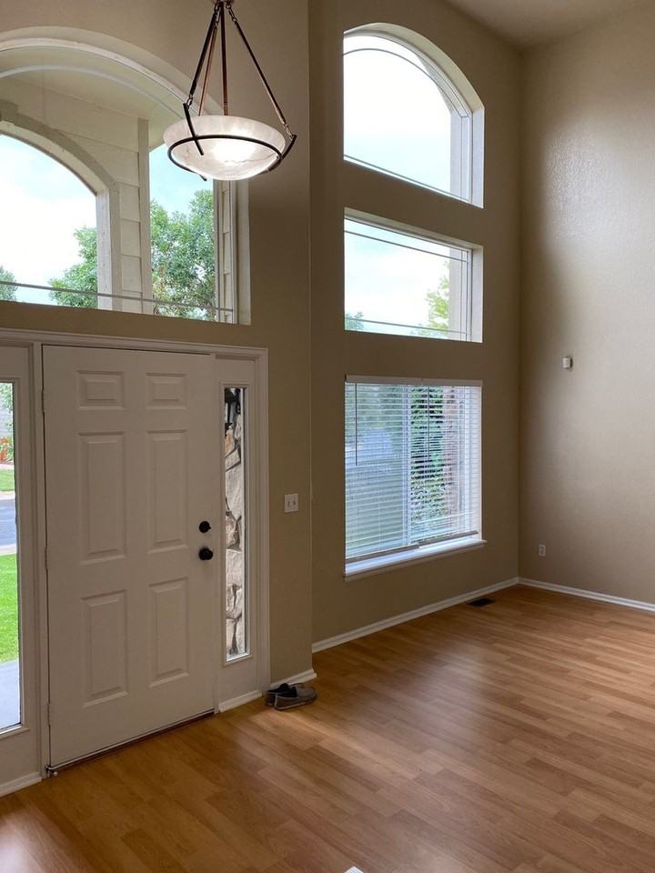 16141 Martingale Dr - Photo 5 of 48