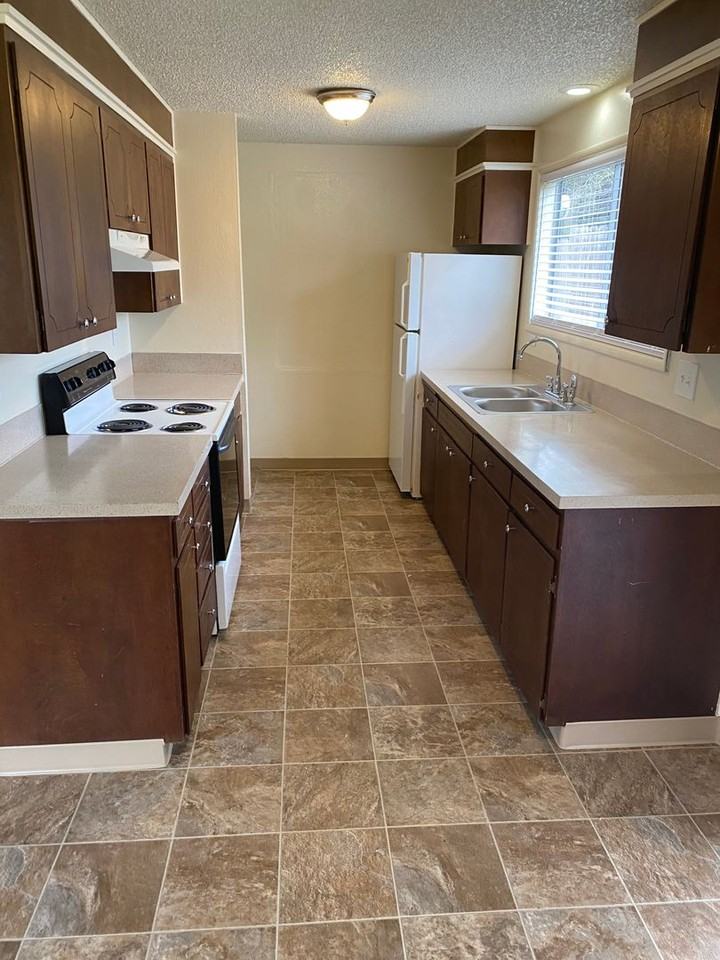563 Nw Walnut Blvd - Photo 4 of 11