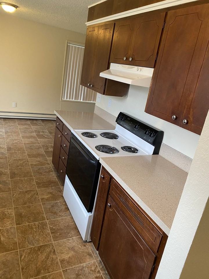 563 Nw Walnut Blvd - Photo 6 of 11