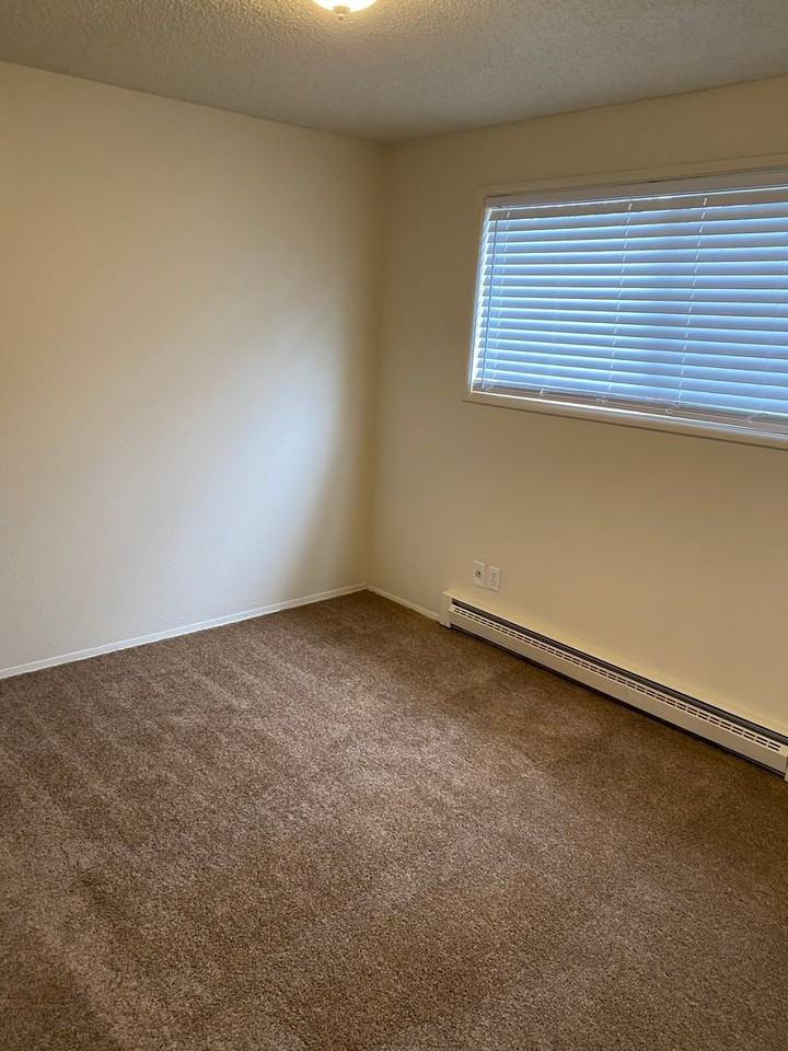 563 Nw Walnut Blvd - Photo 7 of 11