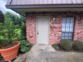 featured image of 125 Country Ln