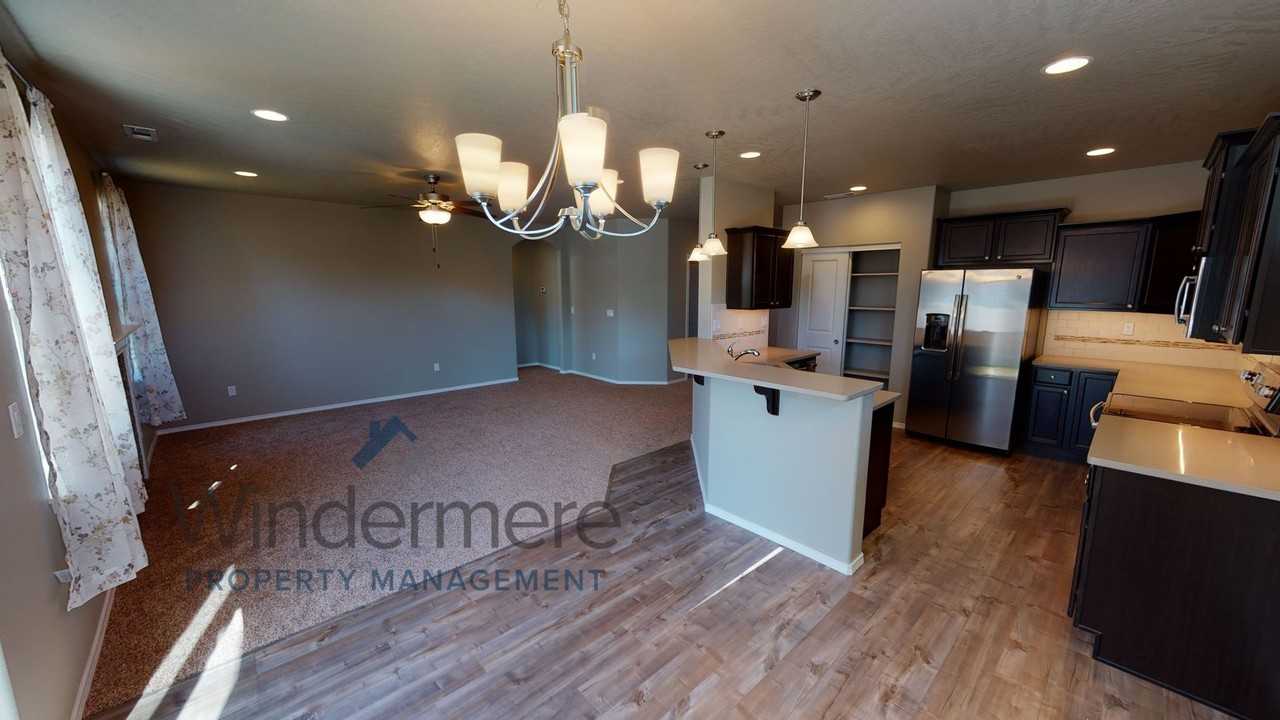 1309 Sw Virginia St - Photo 6 of 22