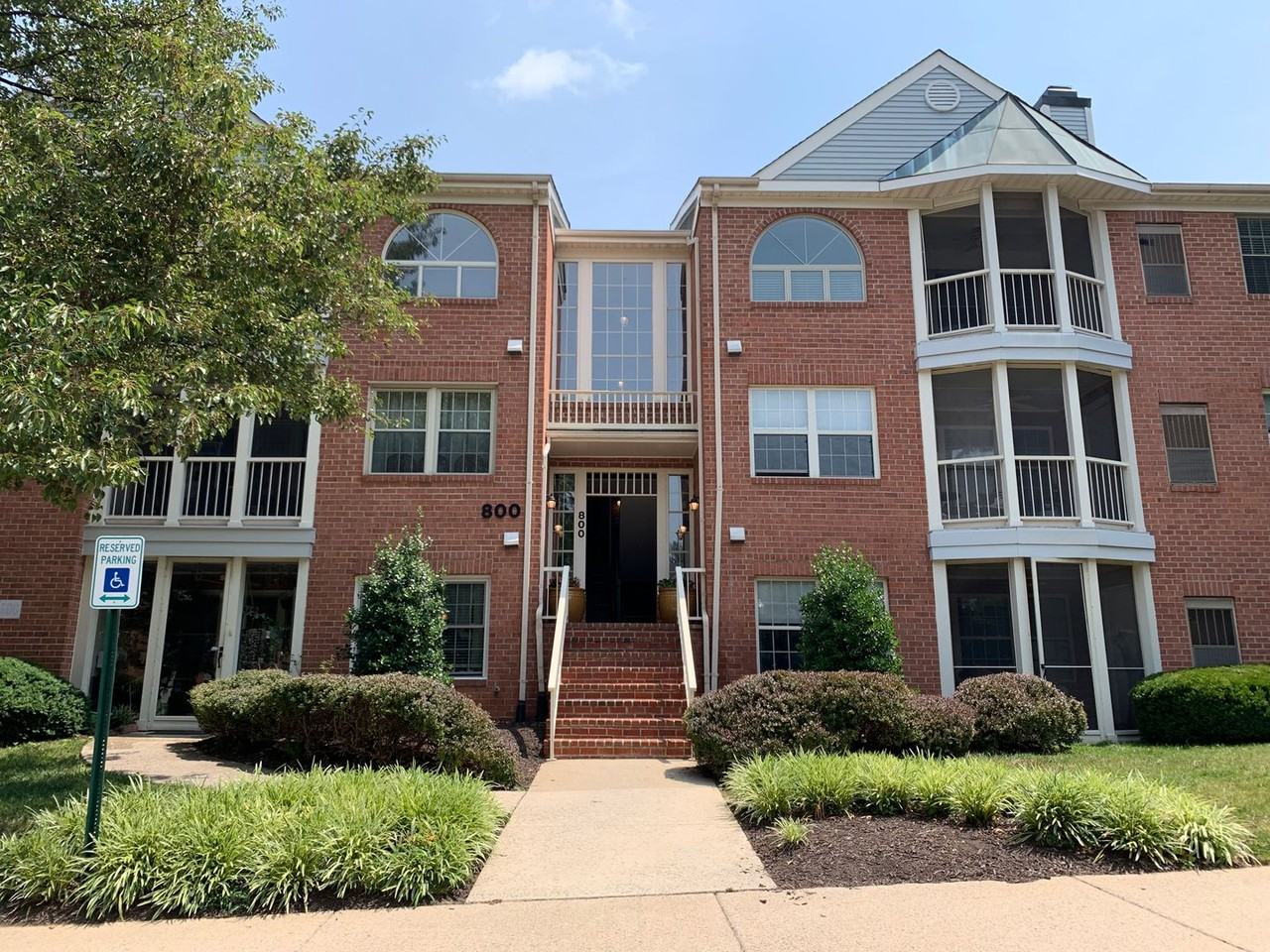 800 Amber Tree Ct