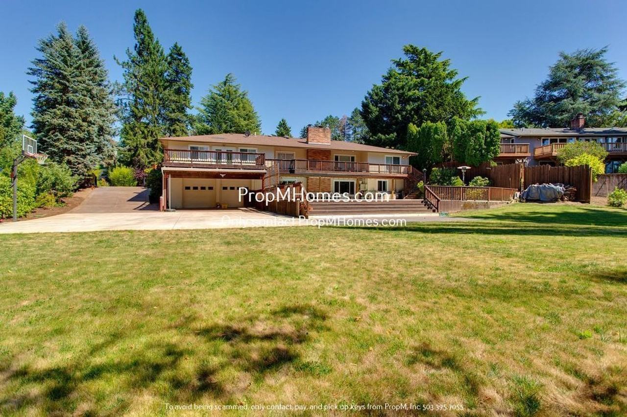 395 Nw 107th Ave - Photo 2 of 36