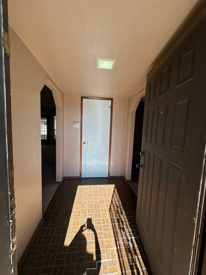 3550 N Verdugo Rd - Photo 4 of 40