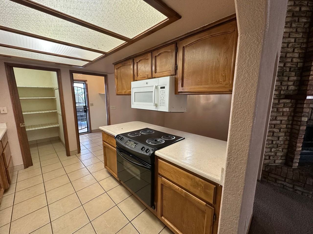 3550 N Verdugo Rd - Photo 5 of 40