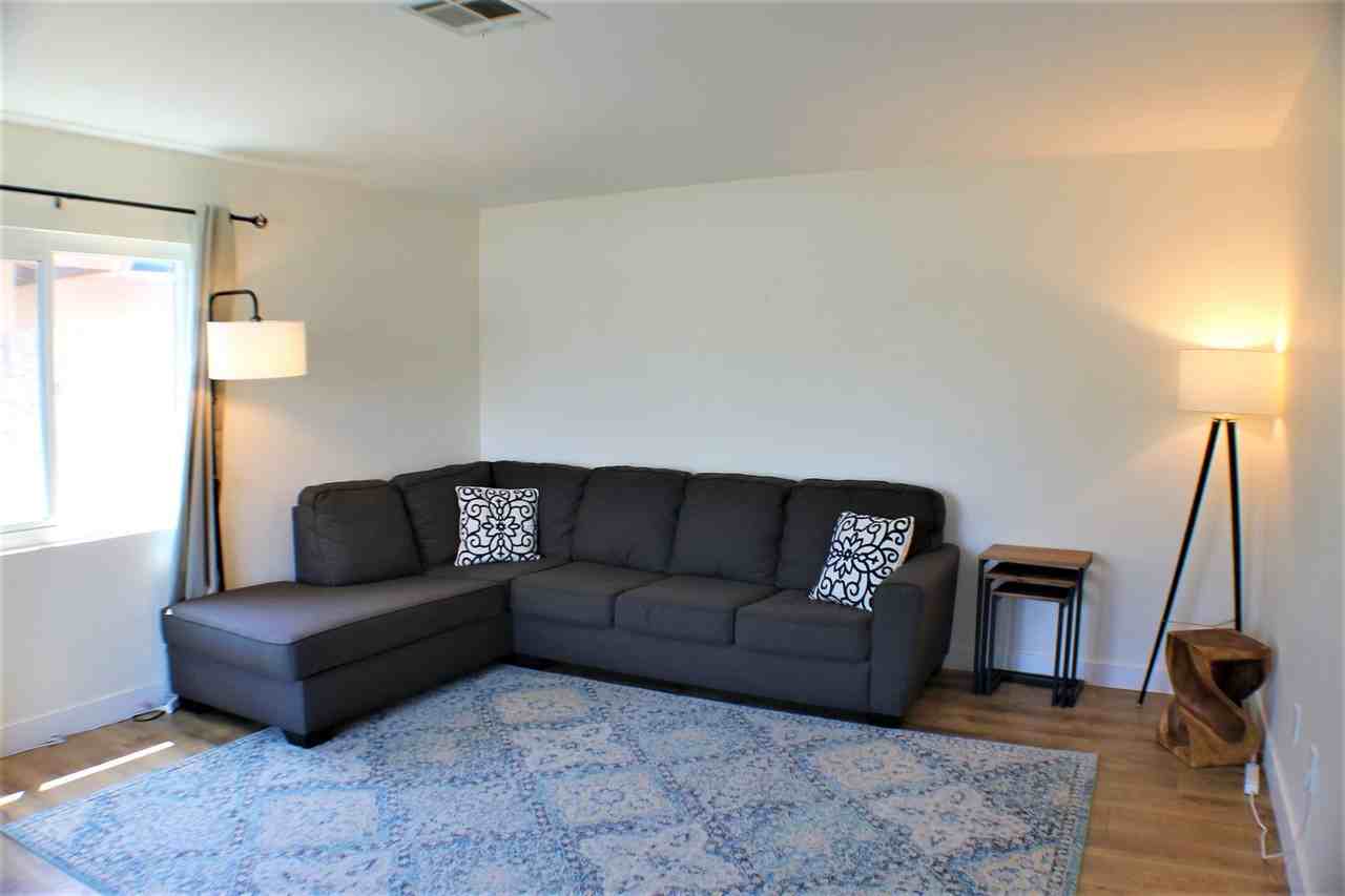 25417 Lane St - Photo 3 of 20
