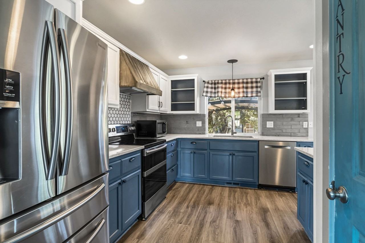 225 Nw 28th St - Photo 4 of 29