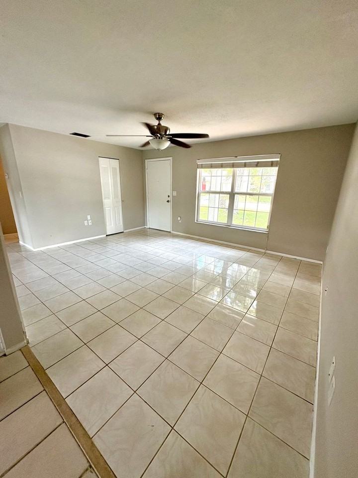 7437 Compton Ln - Photo 2 of 8