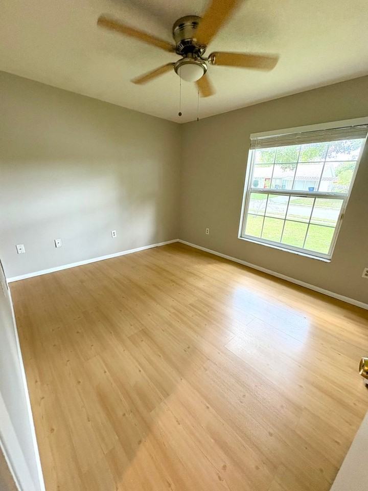 7437 Compton Ln - Photo 6 of 8