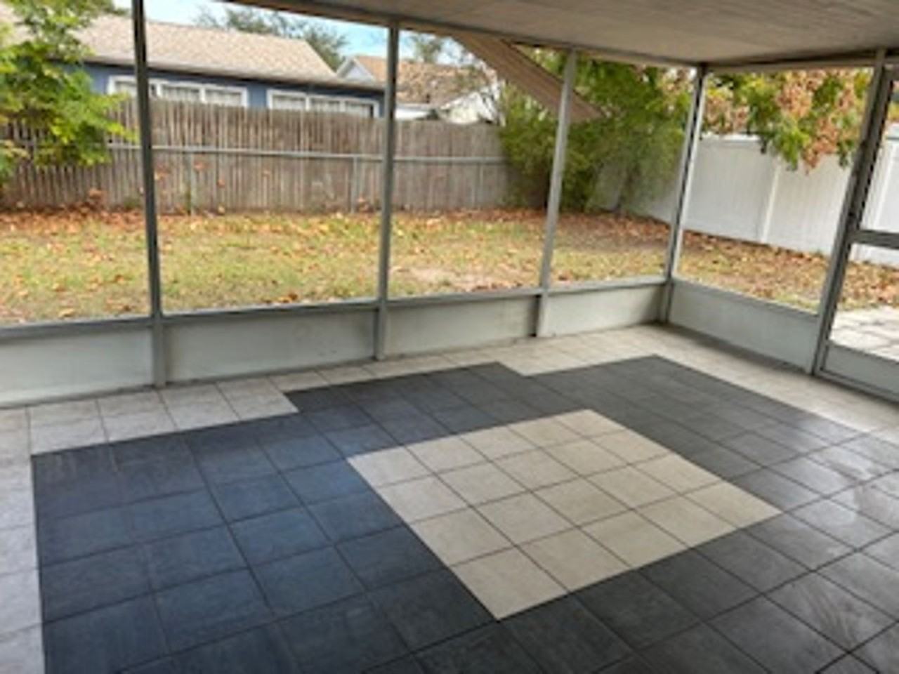 7437 Compton Ln - Photo 7 of 8