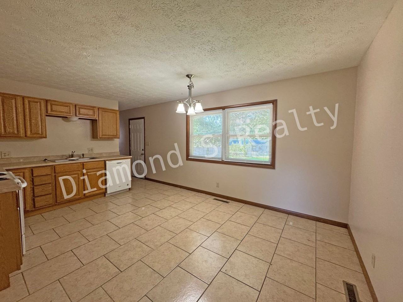 1412 W Berkeley St - Photo 5 of 12