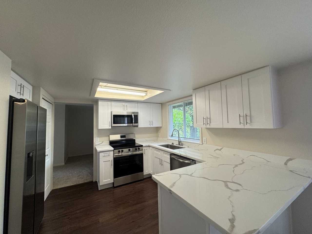 7854 131st Ave Ne - Photo 3 of 11