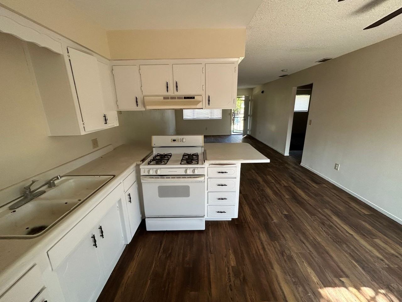 93 E Hazelwood Ln #B - Photo 6 of 16