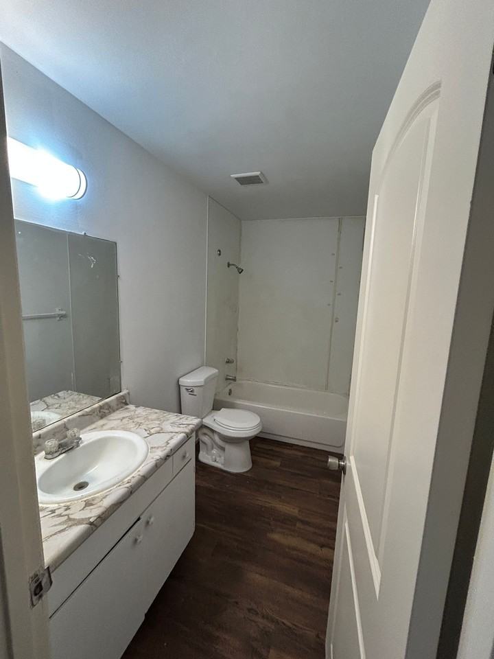 93 E Hazelwood Ln #B - Photo 5 of 16