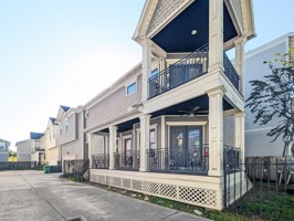 featured image of 1126 W 17th St #B