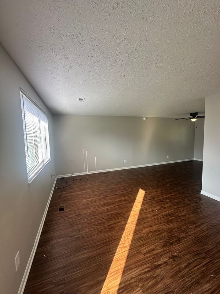 11604 Deham Dr - Photo 2 of 19