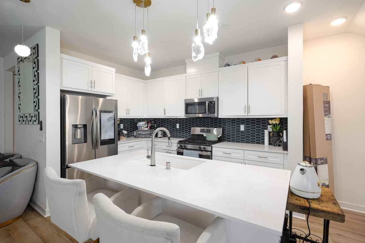 5355 Seacliff Pl #55 - Photo 4 of 21