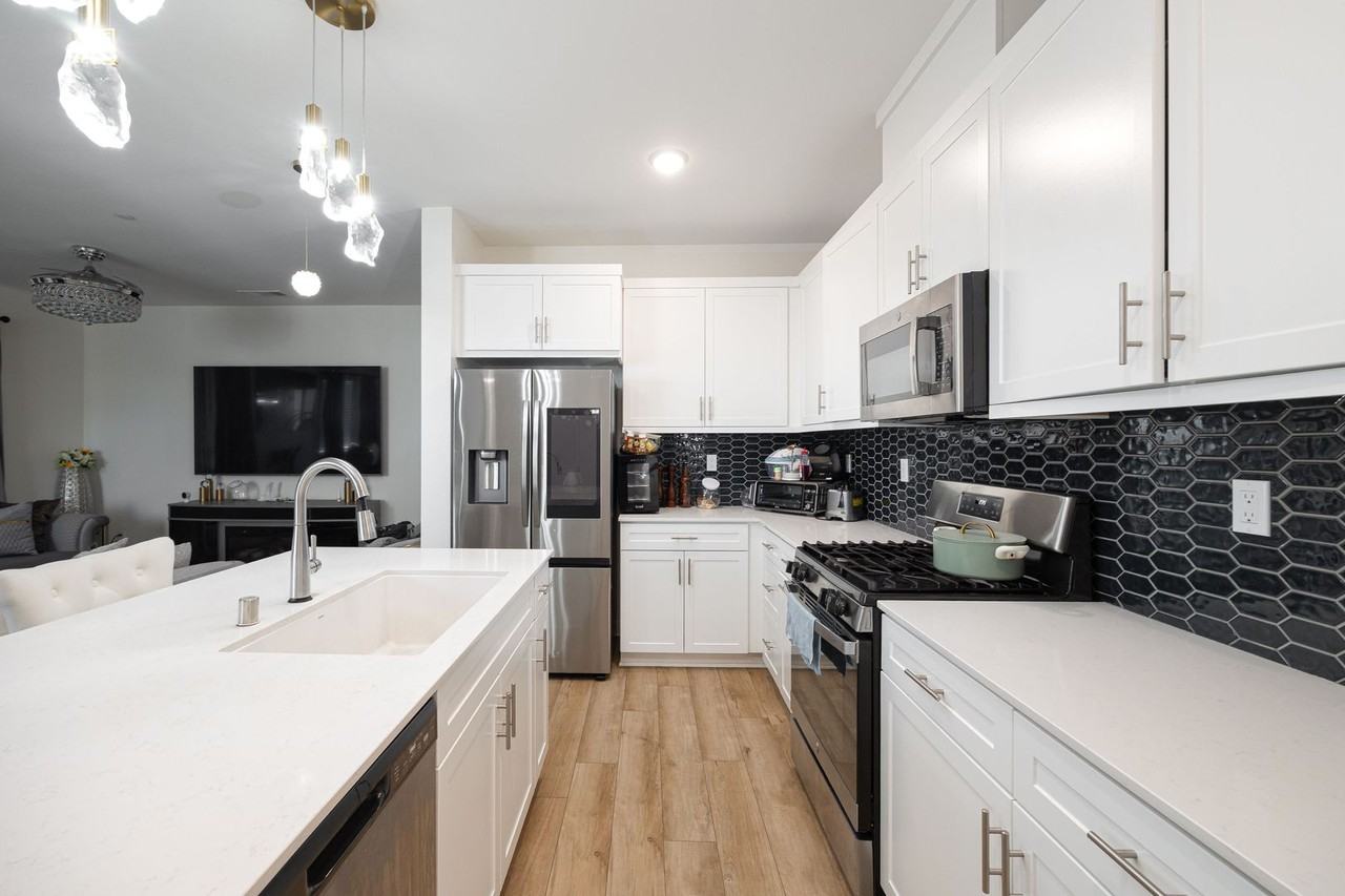 5355 Seacliff Pl #55 - Photo 5 of 21